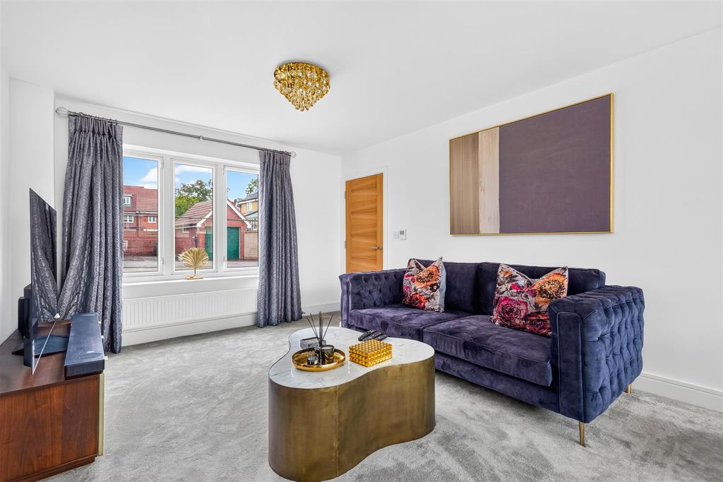 Property photo 3 of 36 32.Jpg