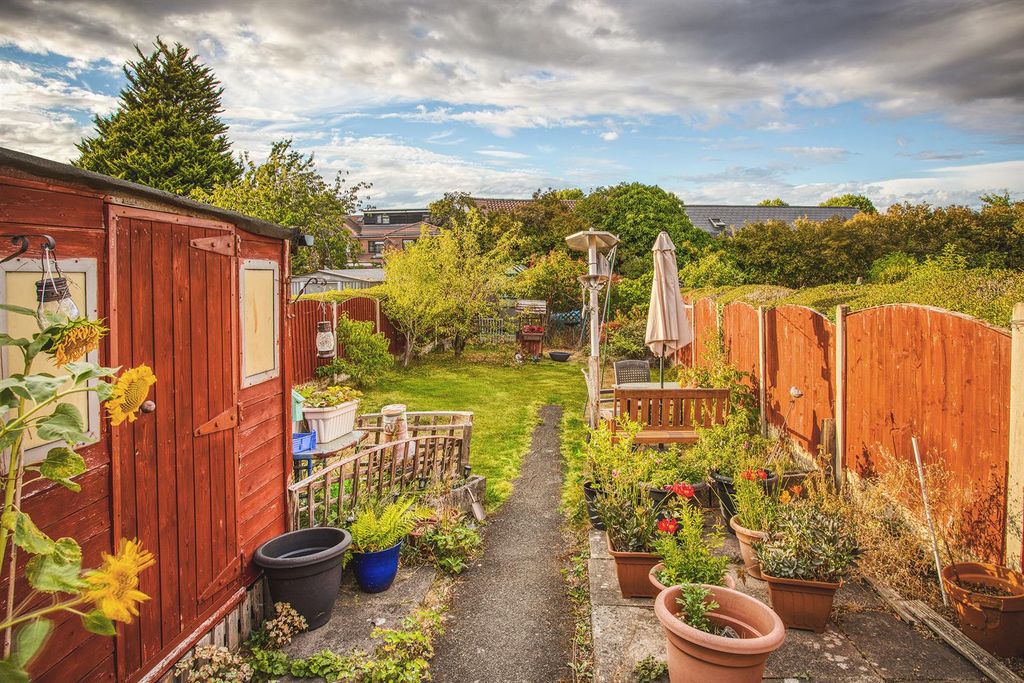 Property photo 2 of 11