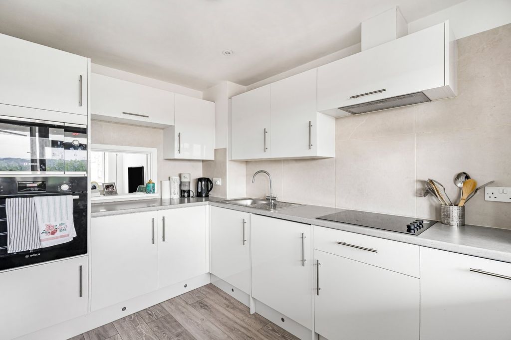 Property photo 1 of 11 Picture No. 05