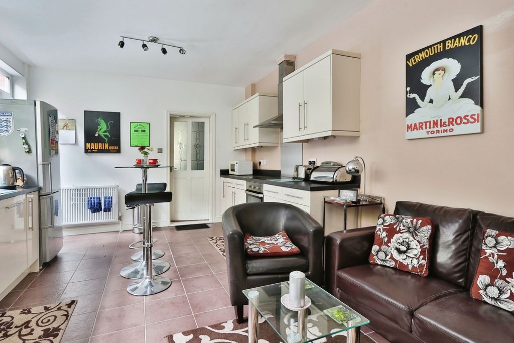 Property photo 3 of 18 4168077