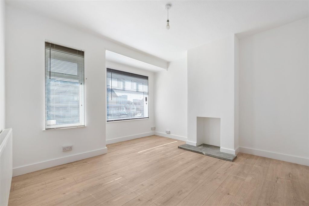 Property photo 2 of 14 Oliver Road 25-009.Jpg