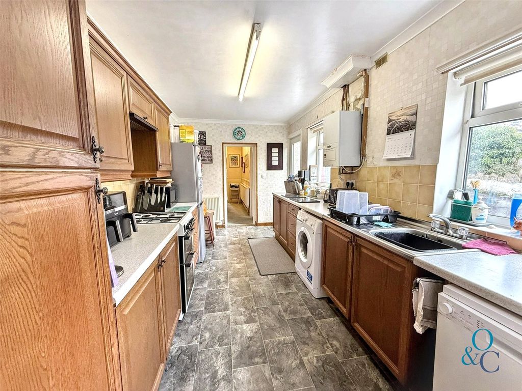 Property photo 2 of 18 Picture No. 14