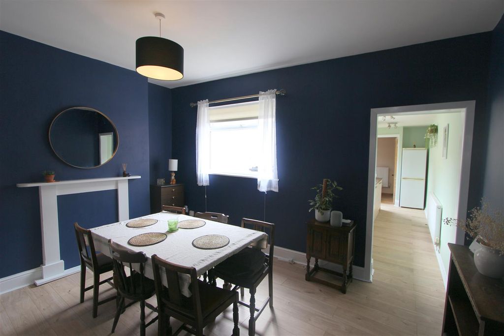 Property photo 3 of 9 Dining Room