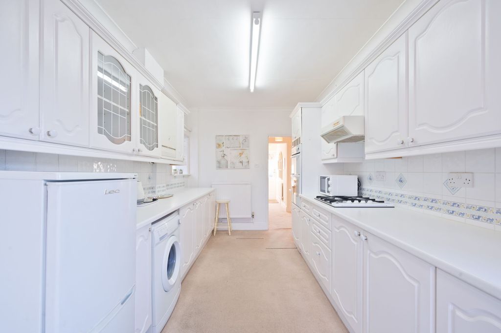 Property photo 3 of 22