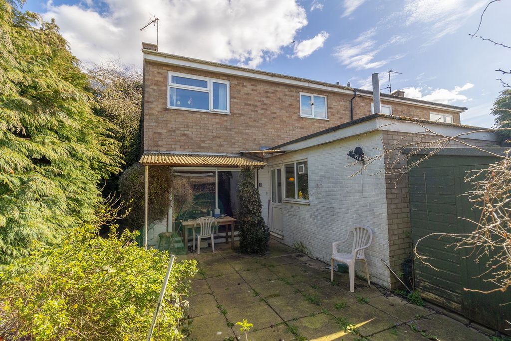 Property photo 2 of 25