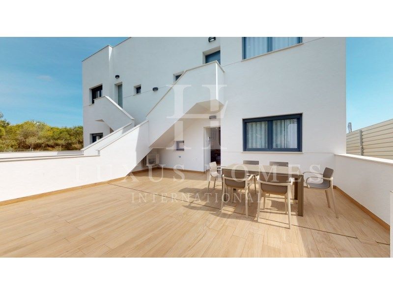 Property photo 1 of 28