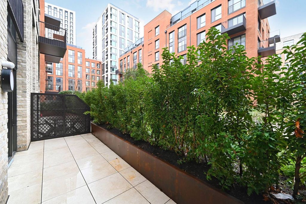 Property photo 2 of 15