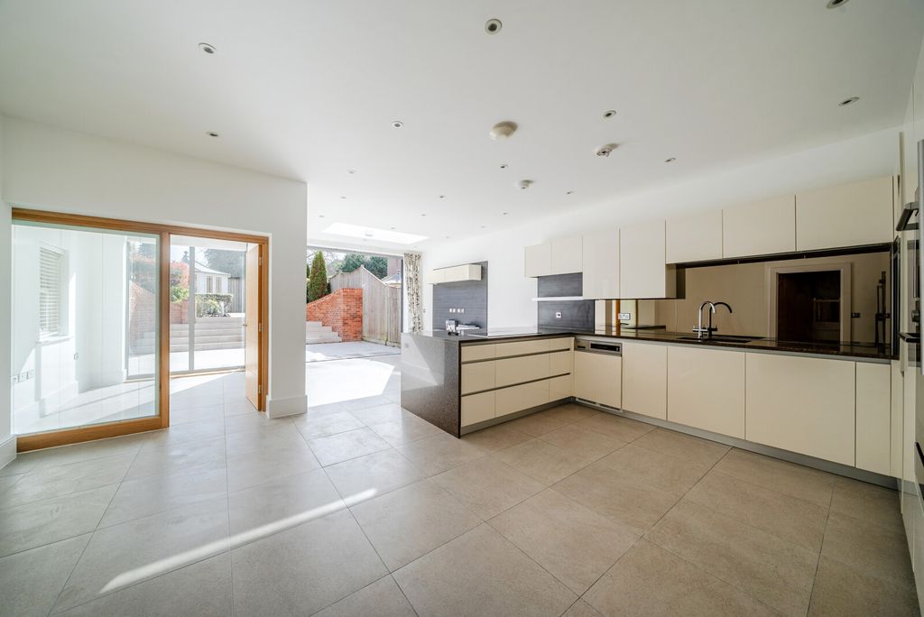 Property photo 3 of 18 1423899-9-69B1515...