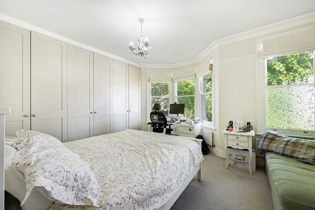 Property photo 2 of 9