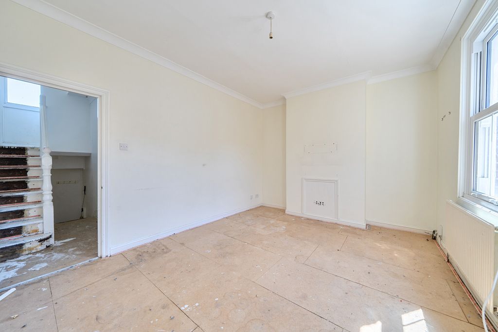 Property photo 3 of 13 1457354-8-6A03097...