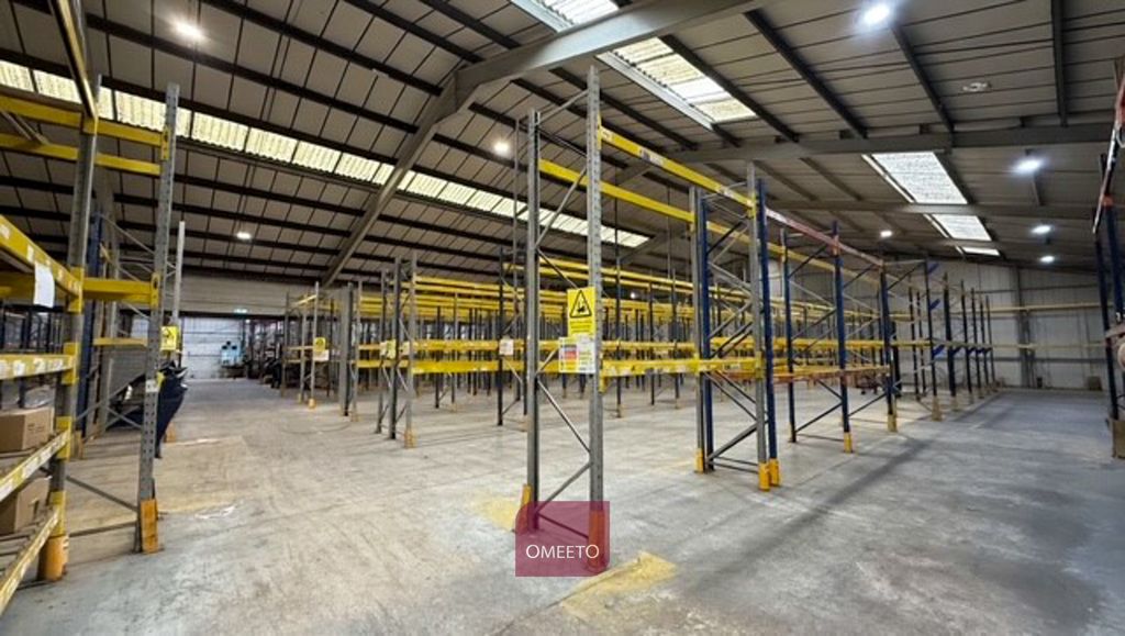 Property photo 2 of 13 Warehouse To Rent