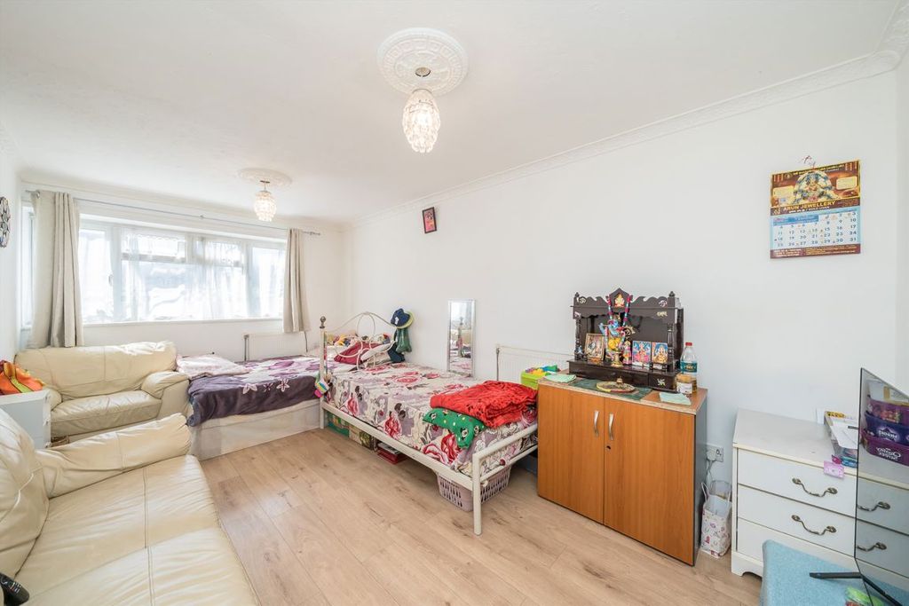 Property photo 3 of 4