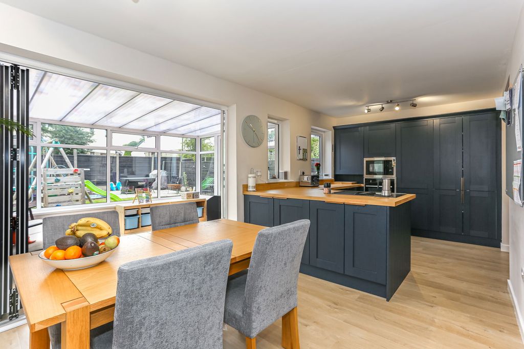 Property photo 1 of 34
