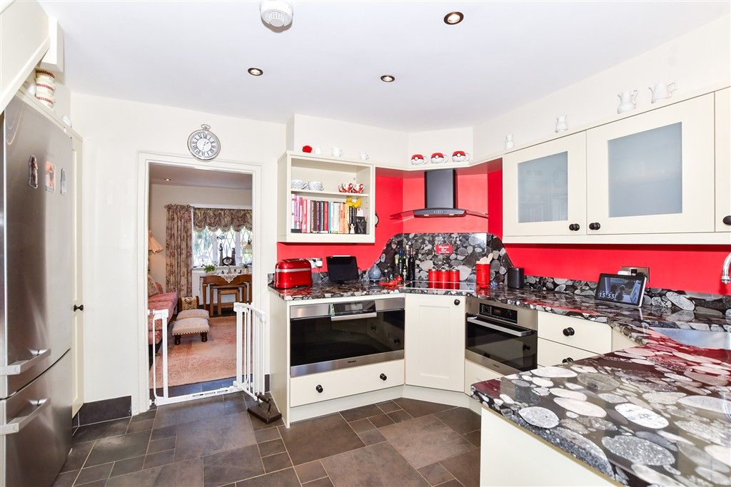 Property photo 2 of 17 Kitchen
