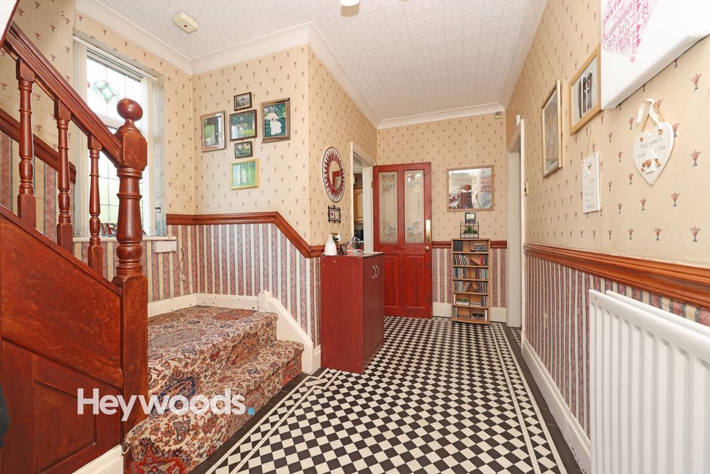 Property photo 2 of 26
