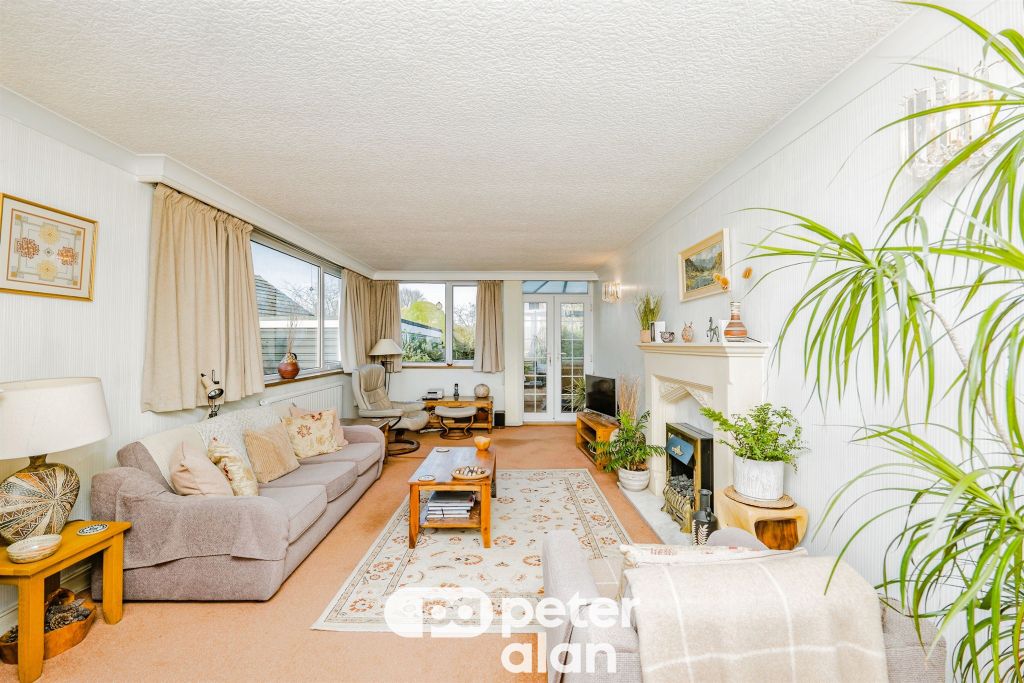 Property photo 3 of 33
