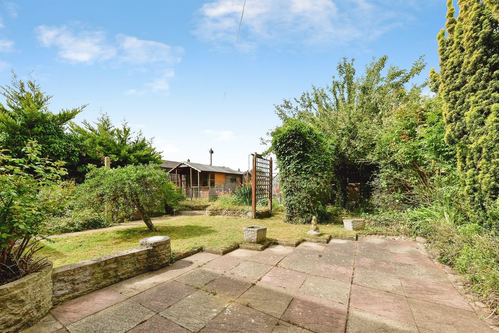 Property photo 3 of 20