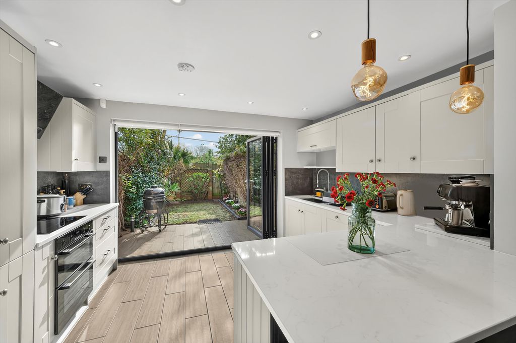 Property photo 1 of 14 Image