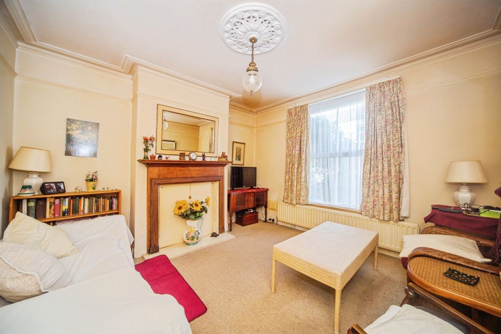 Property photo 2 of 18