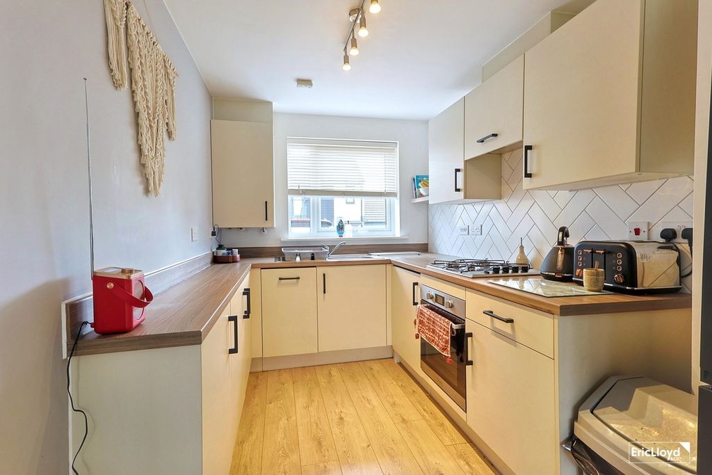 Property photo 3 of 14 Photo 5