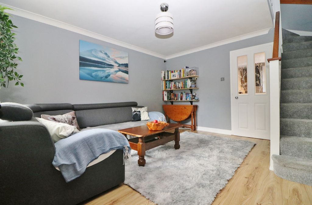 Property photo 3 of 12