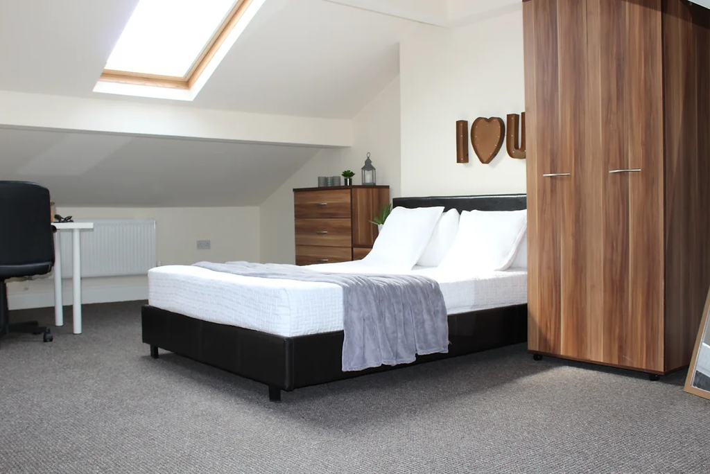 Property photo 2 of 6