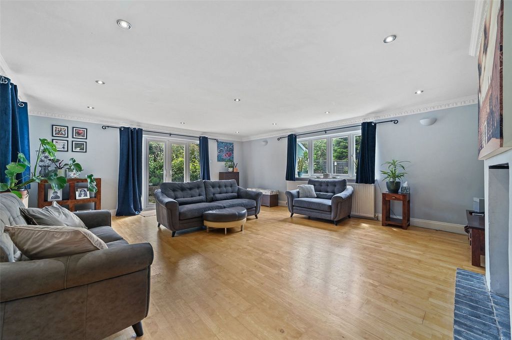 Property photo 2 of 18 Picture No. 04