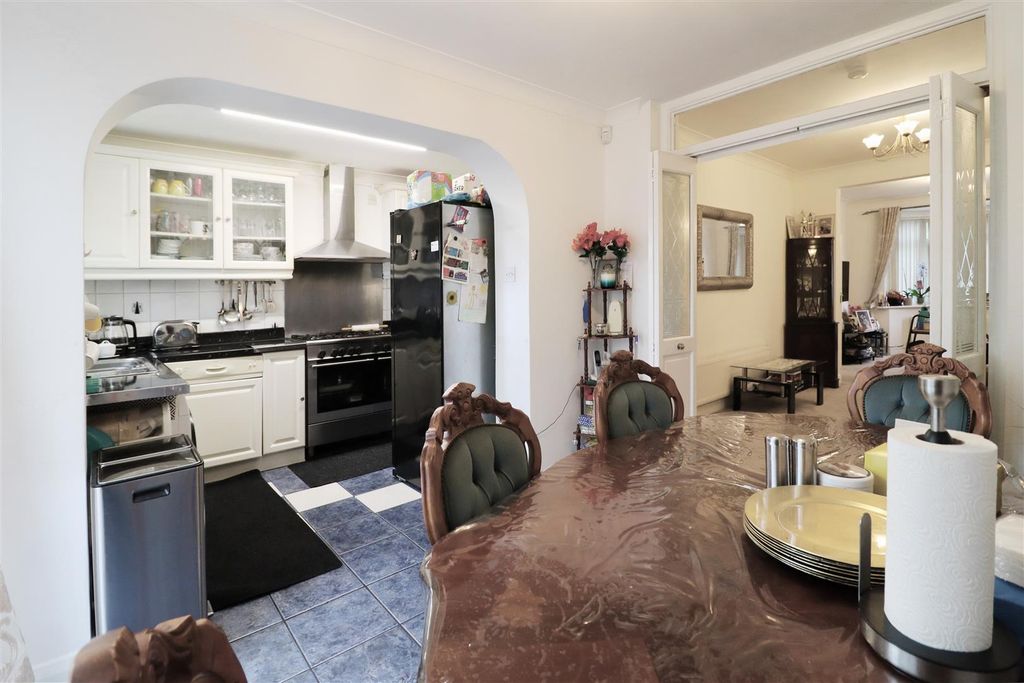 Property photo 3 of 15 Kitchen