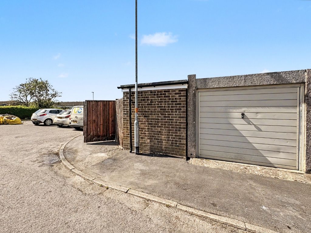 Property photo 2 of 31 5067556