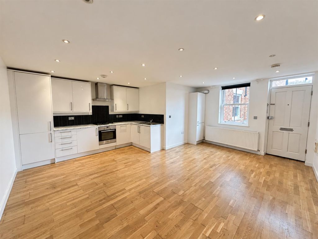 Property photo 2 of 7 Coopers Estate Agents