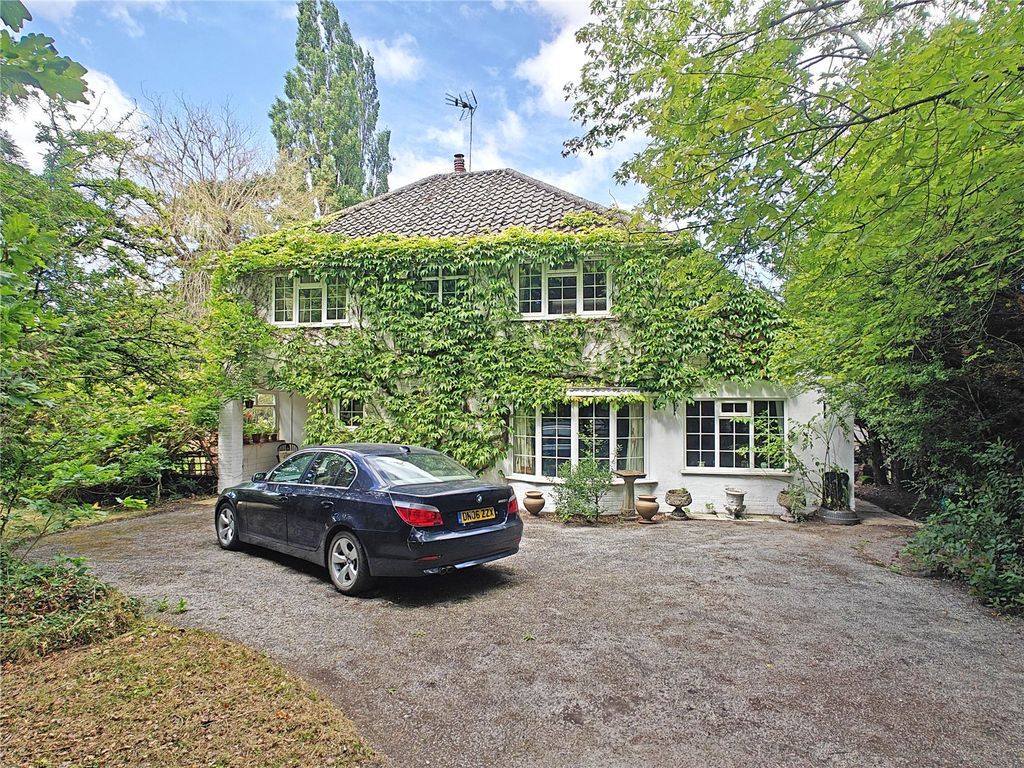 Property photo 2 of 18 Picture No. 34