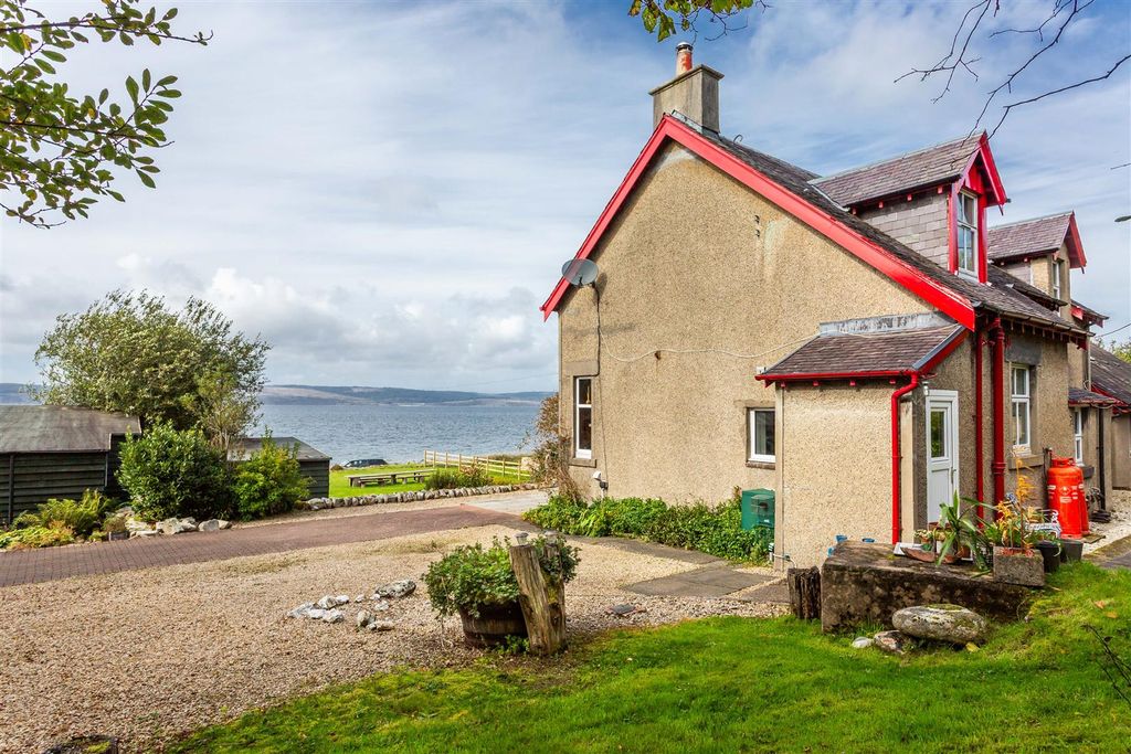 Property photo 3 of 75 Clisham