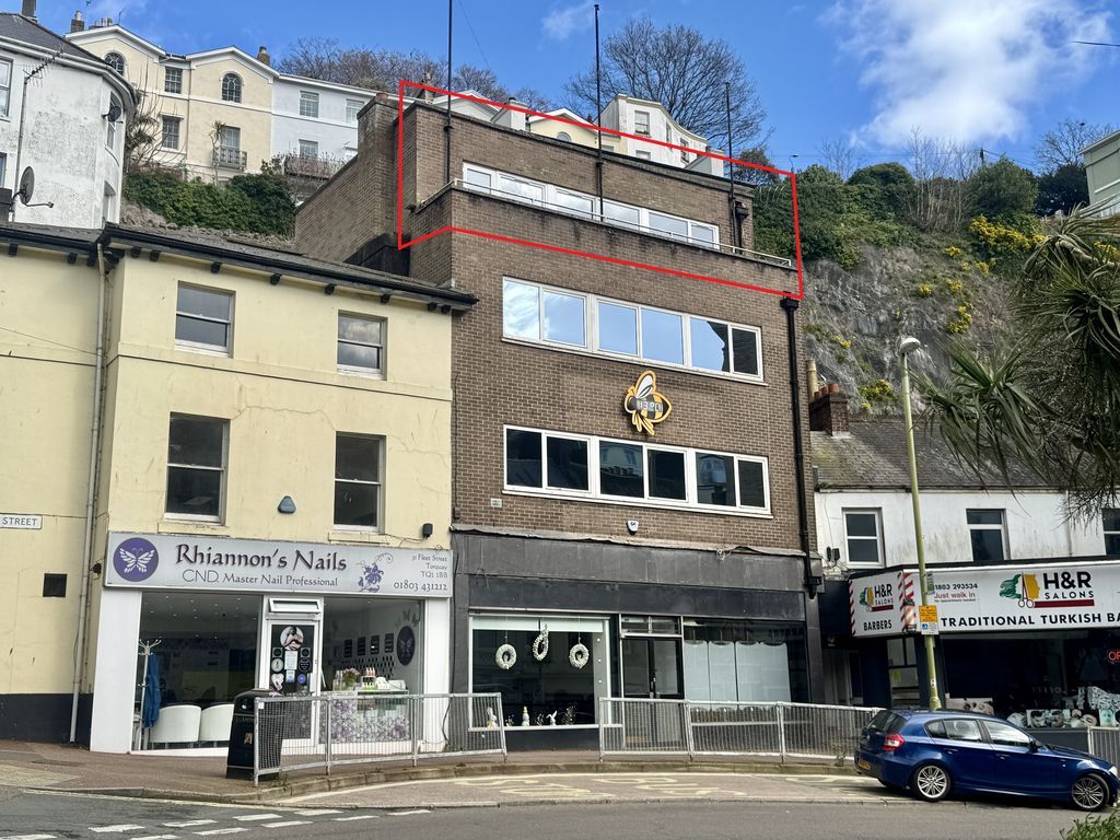 Property photo 1 of 7 Photo 8