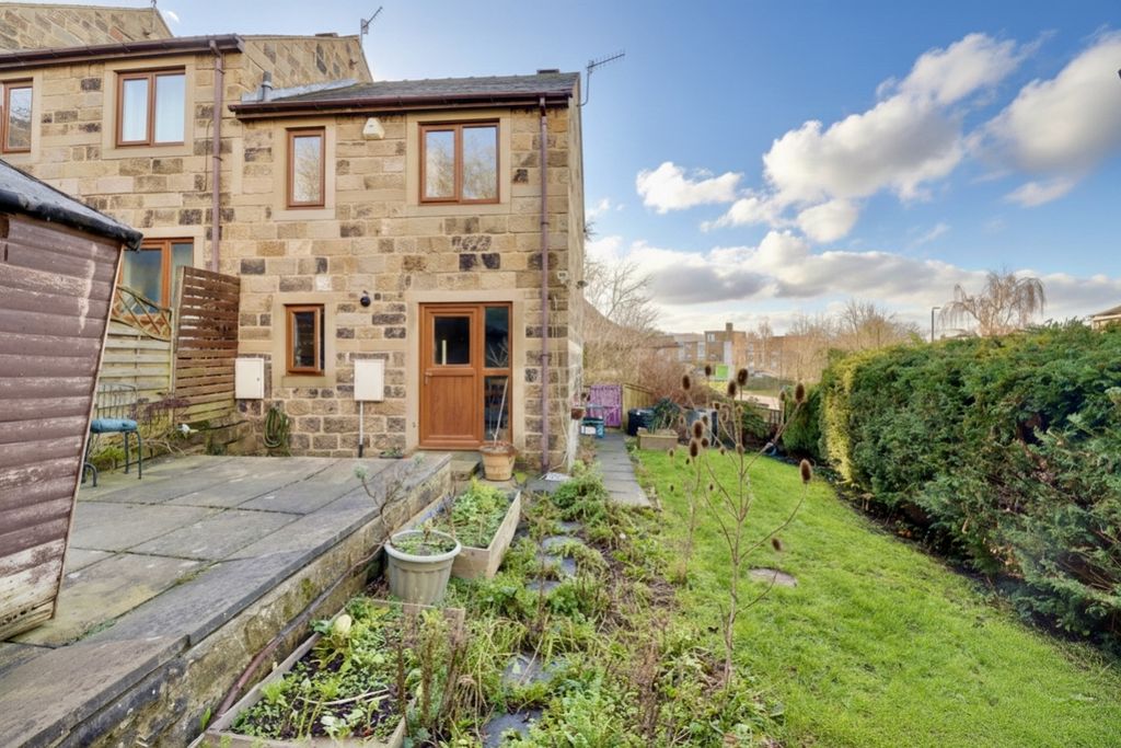 Property photo 1 of 15 Rear View Of Property And Garden