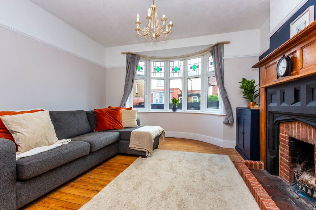 Property photo 2 of 19 Lounge Area