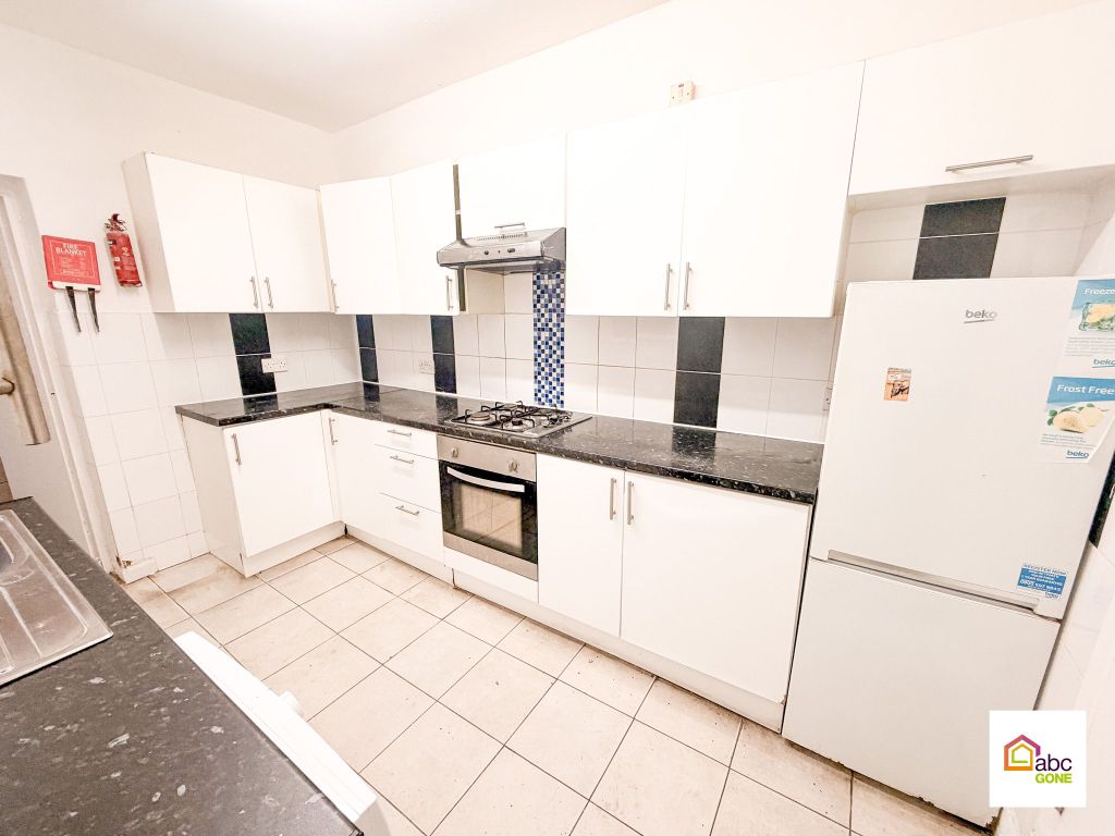 Property photo 2 of 28
