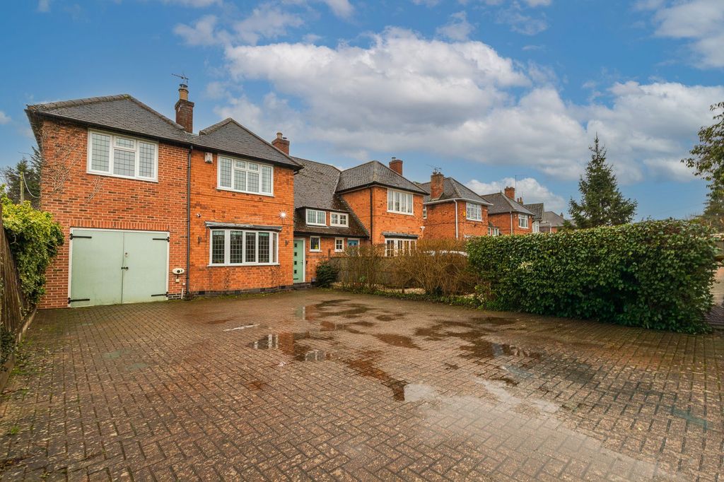 Property photo 1 of 29