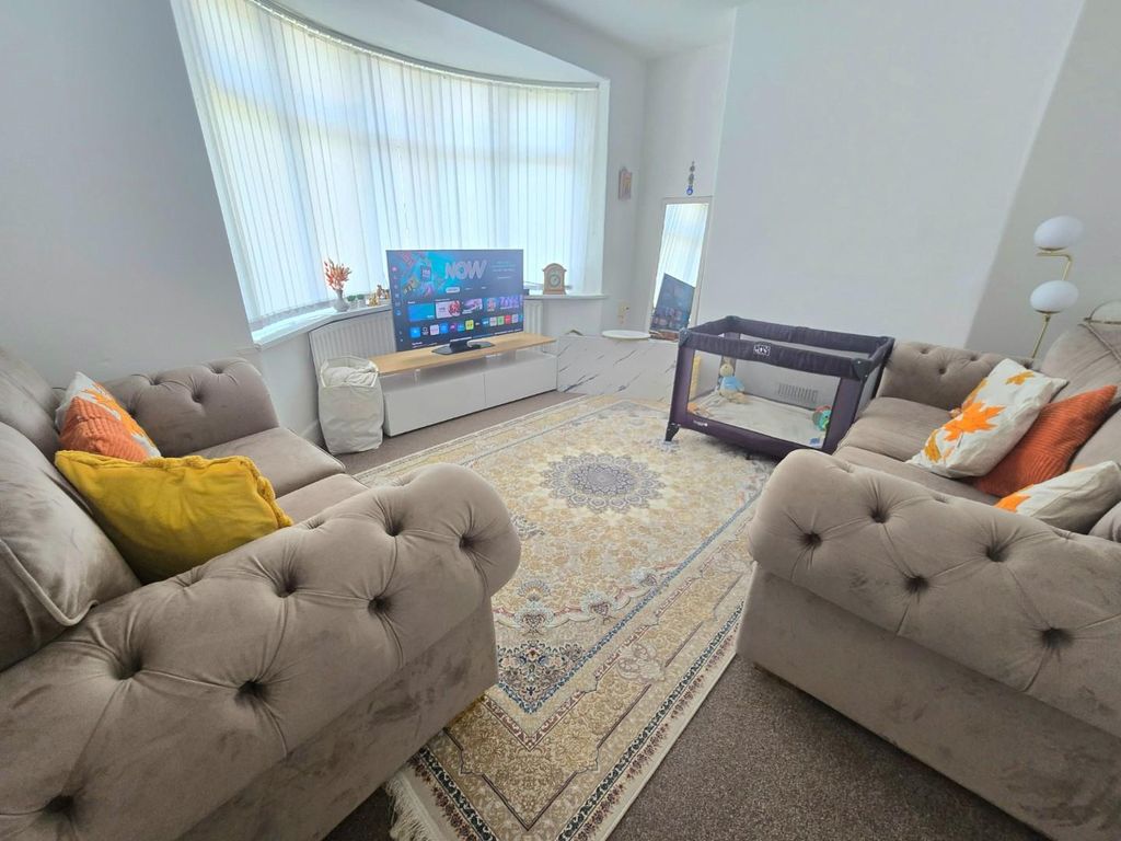 Property photo 2 of 8 Living Room