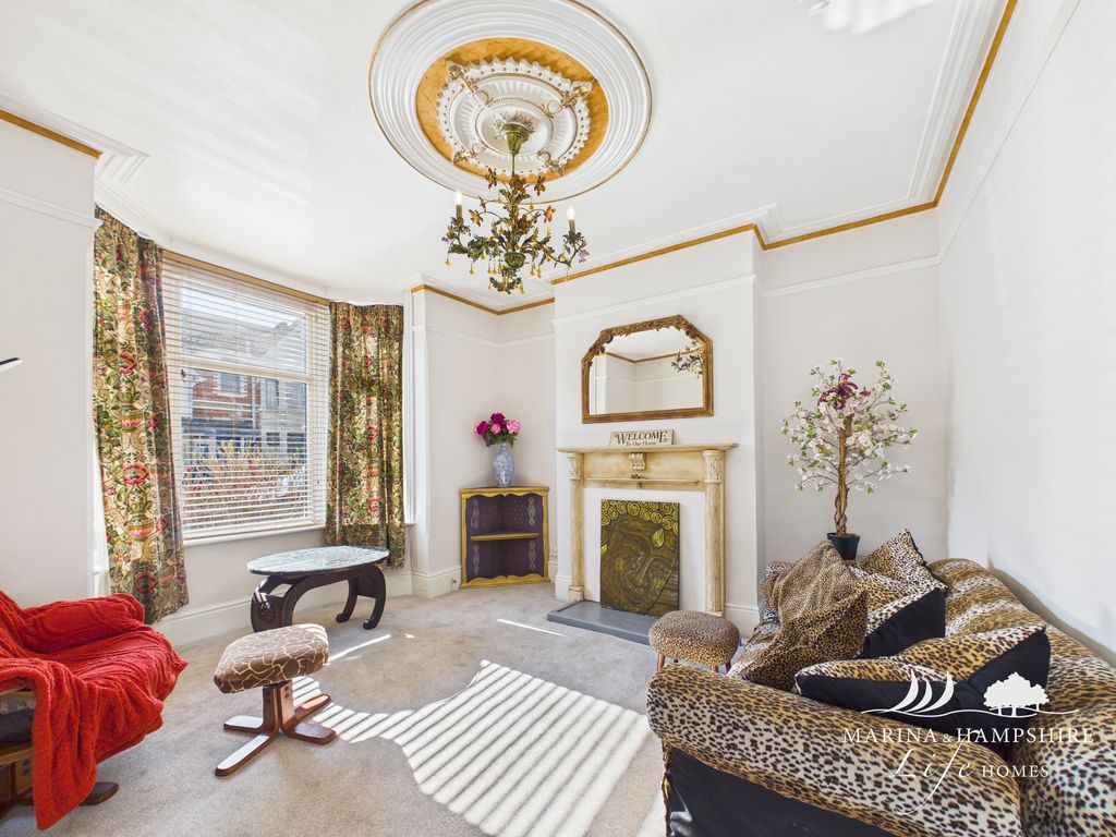 Property photo 2 of 38 Cam03915G0-Pr0043-Still006