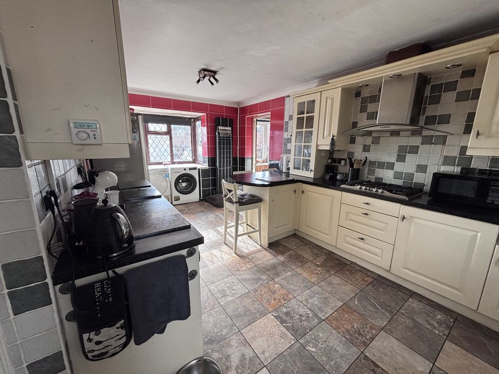 Property photo 3 of 16 Kitchen/Diner