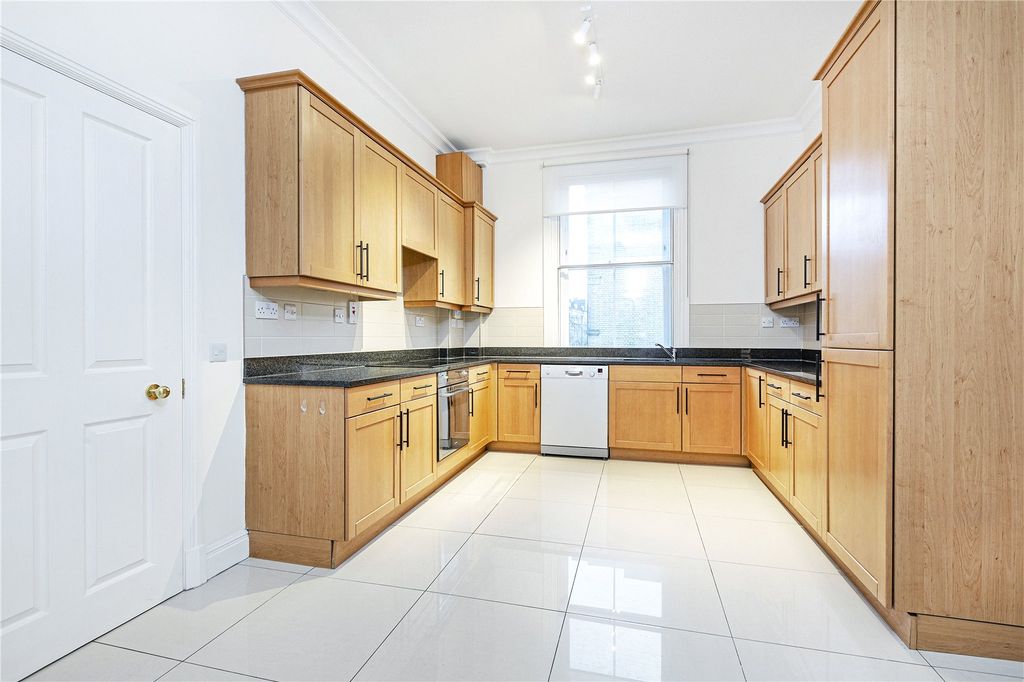 Property photo 2 of 5