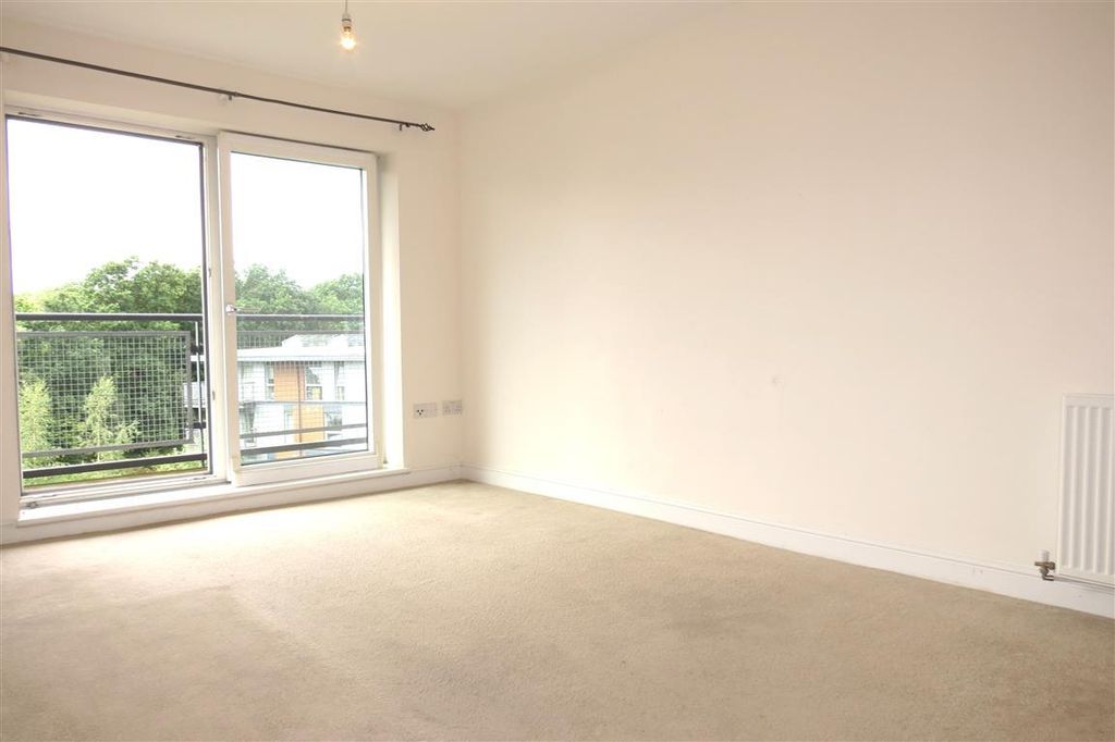 Property photo 3 of 10 Living Room