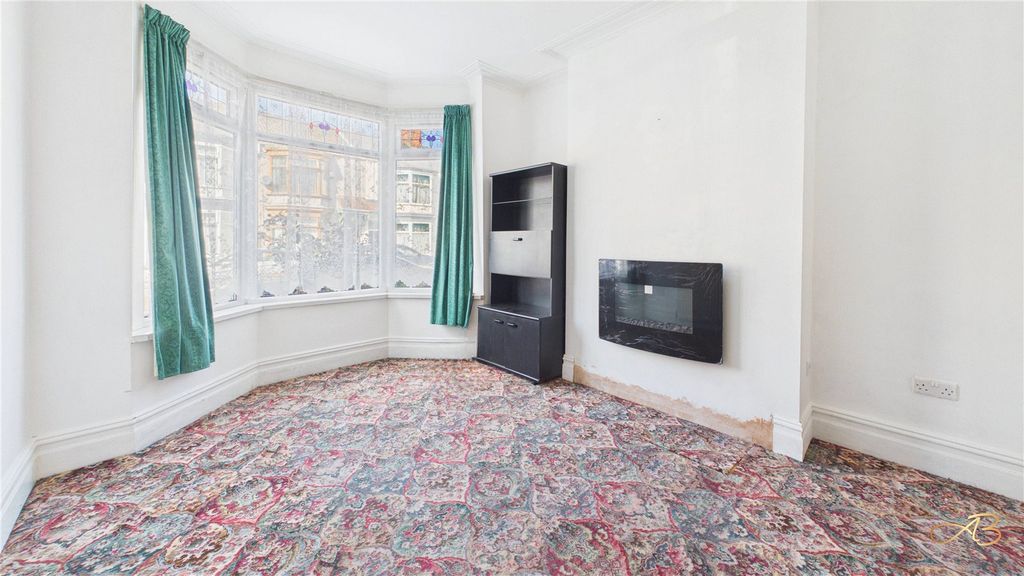 Property photo 2 of 18 Picture No. 16