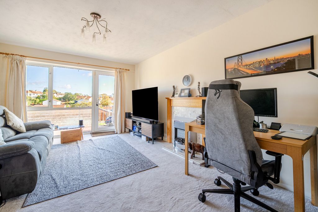 Property photo 2 of 19 1527507-7-1A0F723...