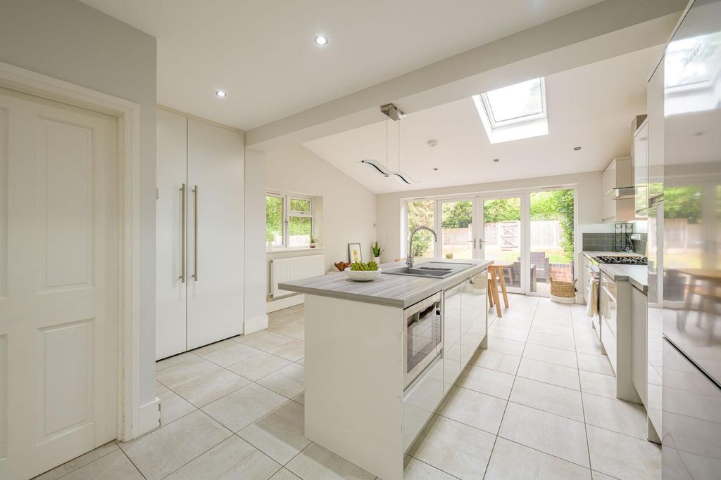 Property photo 3 of 29 Open Plan Kitchen Dining Room 1