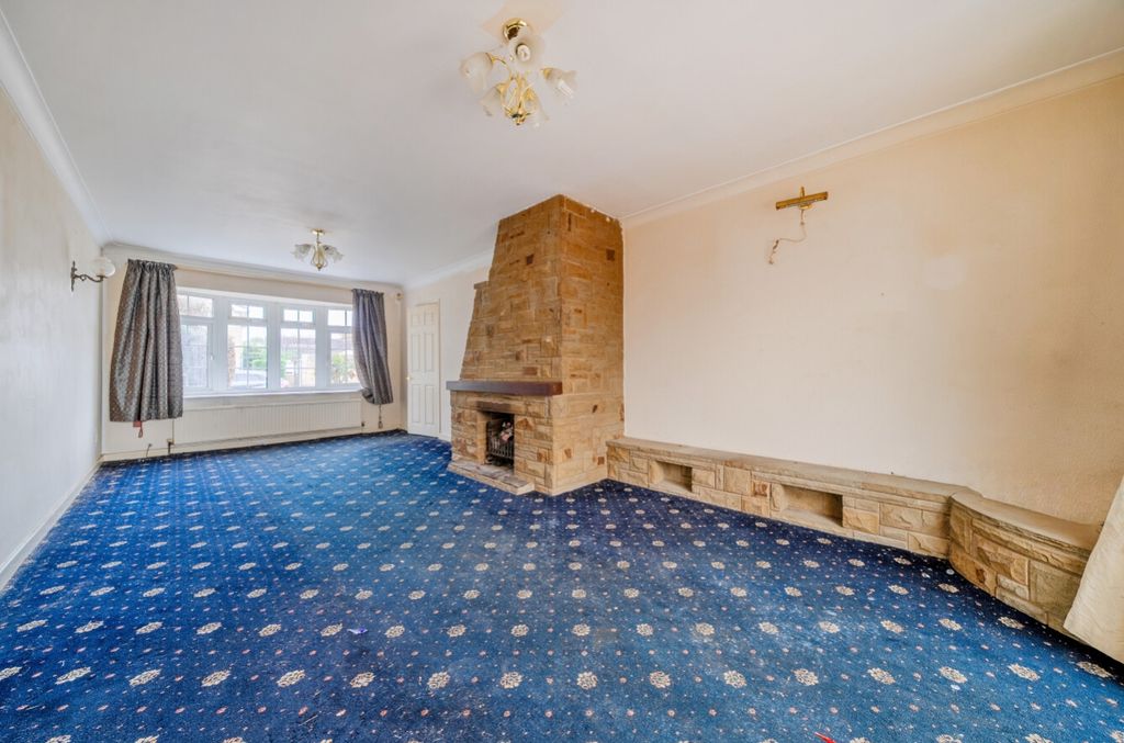 Property photo 2 of 21 1513031-12-1A0428d841069