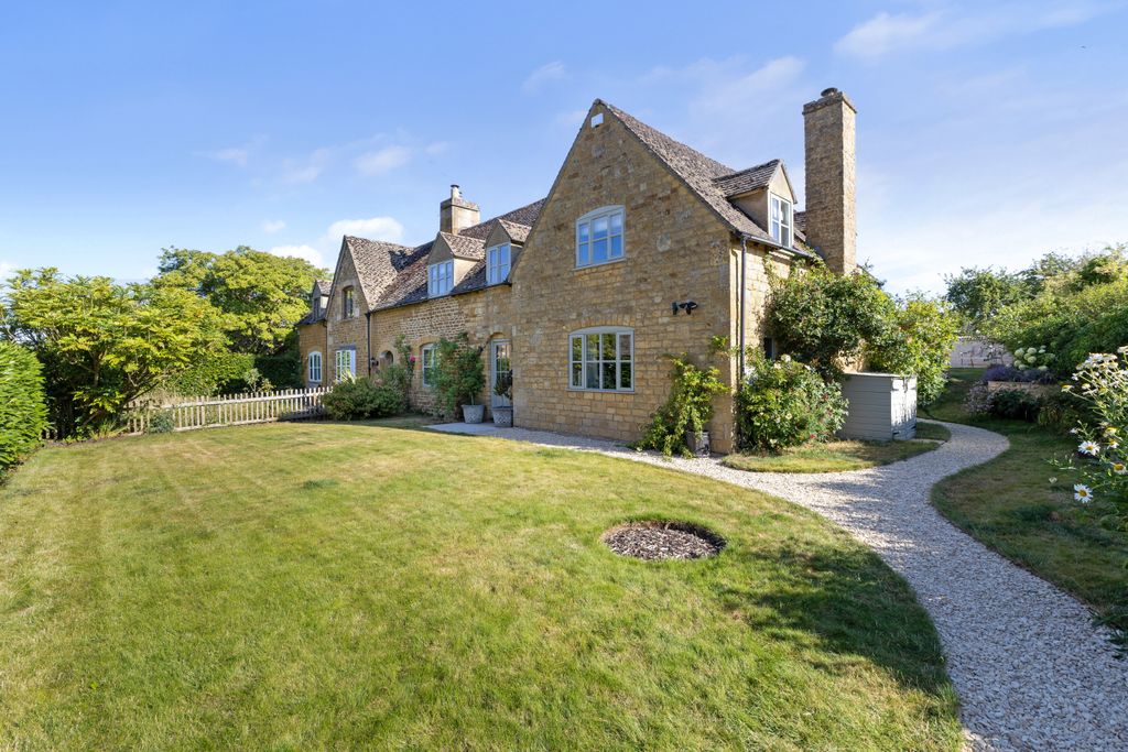 Property photo 1 of 37