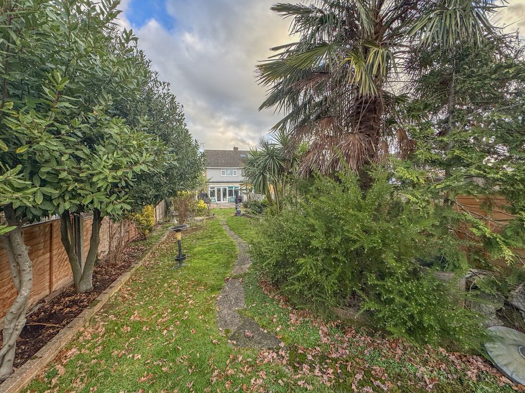 Property photo 2 of 25