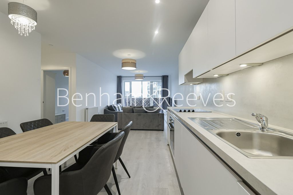 Property photo 2 of 23