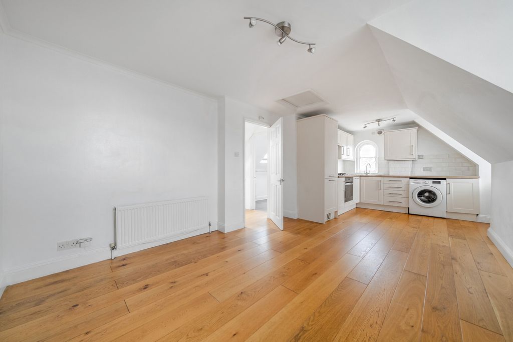 Property photo 2 of 18 1447265-12-69Dfb9...